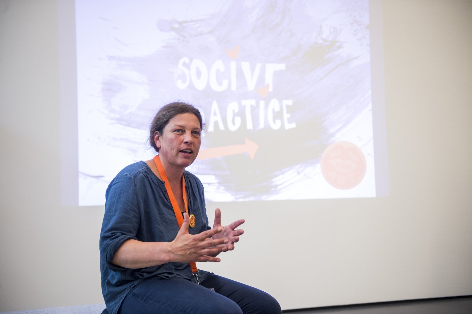 Liesbeth Labeur tijdens de DenkTank 'over Kunst en Zorg' DENKTANKALLYOUCANART19.jpg