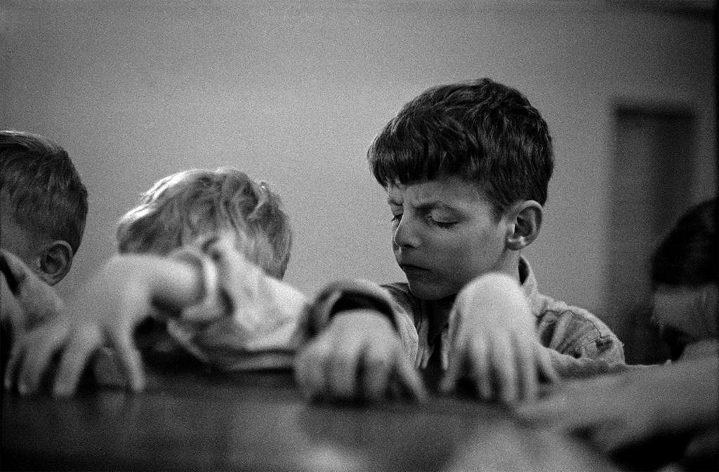 School of deaf-mute children, Zürich, Switzerland, 1946 6. René Burri - School voor doofstomme kinderen, Zürich, Zwitserland, 1946.jpg