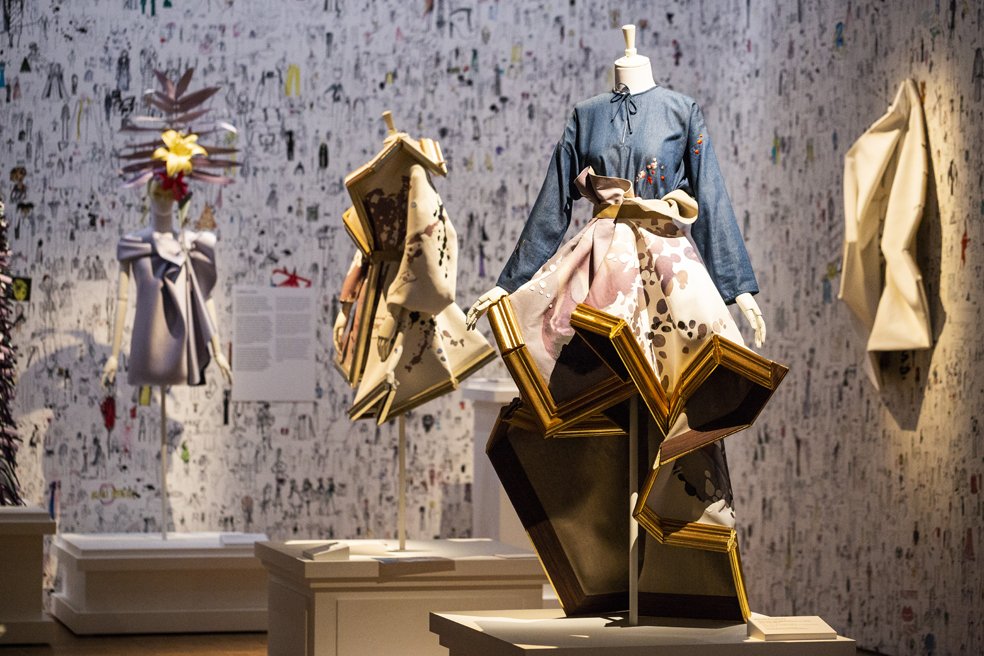 Installation view of Viktor&Rolf: Fashion Artists 25 Years at Kunsthal Rotterdam Photo: Team Peter Stigter 05_Viktor&Rolf_Wearable Art.jpg