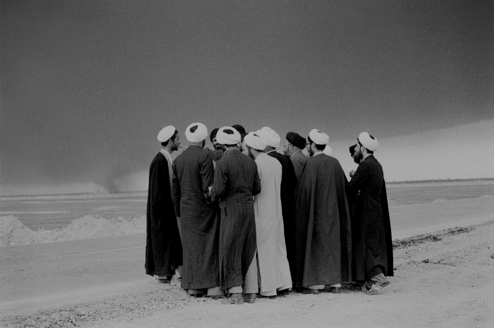2. Golestan - Bijeenkomst van mullahs, Abadan, Iran, - LR.jpg