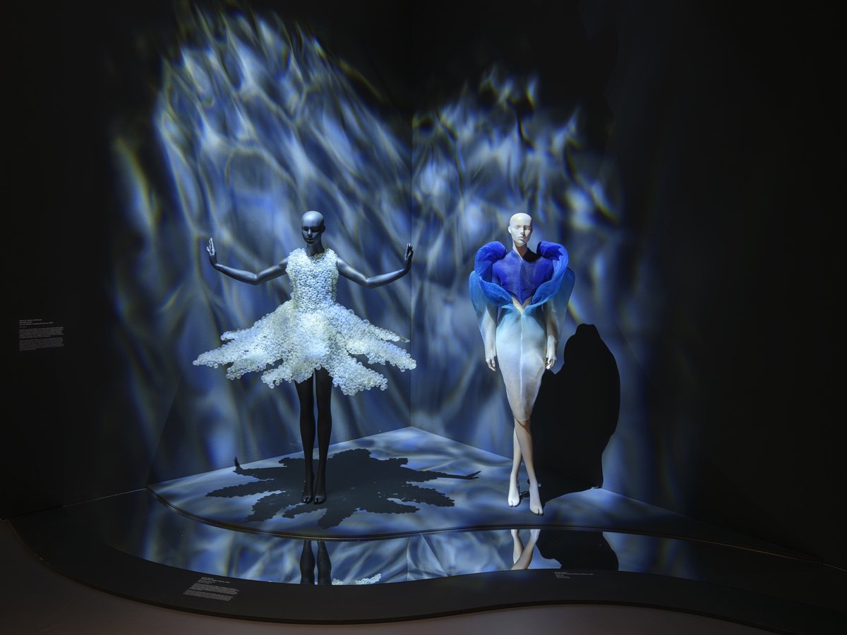 Iris van Herpen: Sculpting the Senses. Foto: Ossip van Duivenbode 0029_Kunsthal_Iris_van_Herpen_©Ossip.jpg