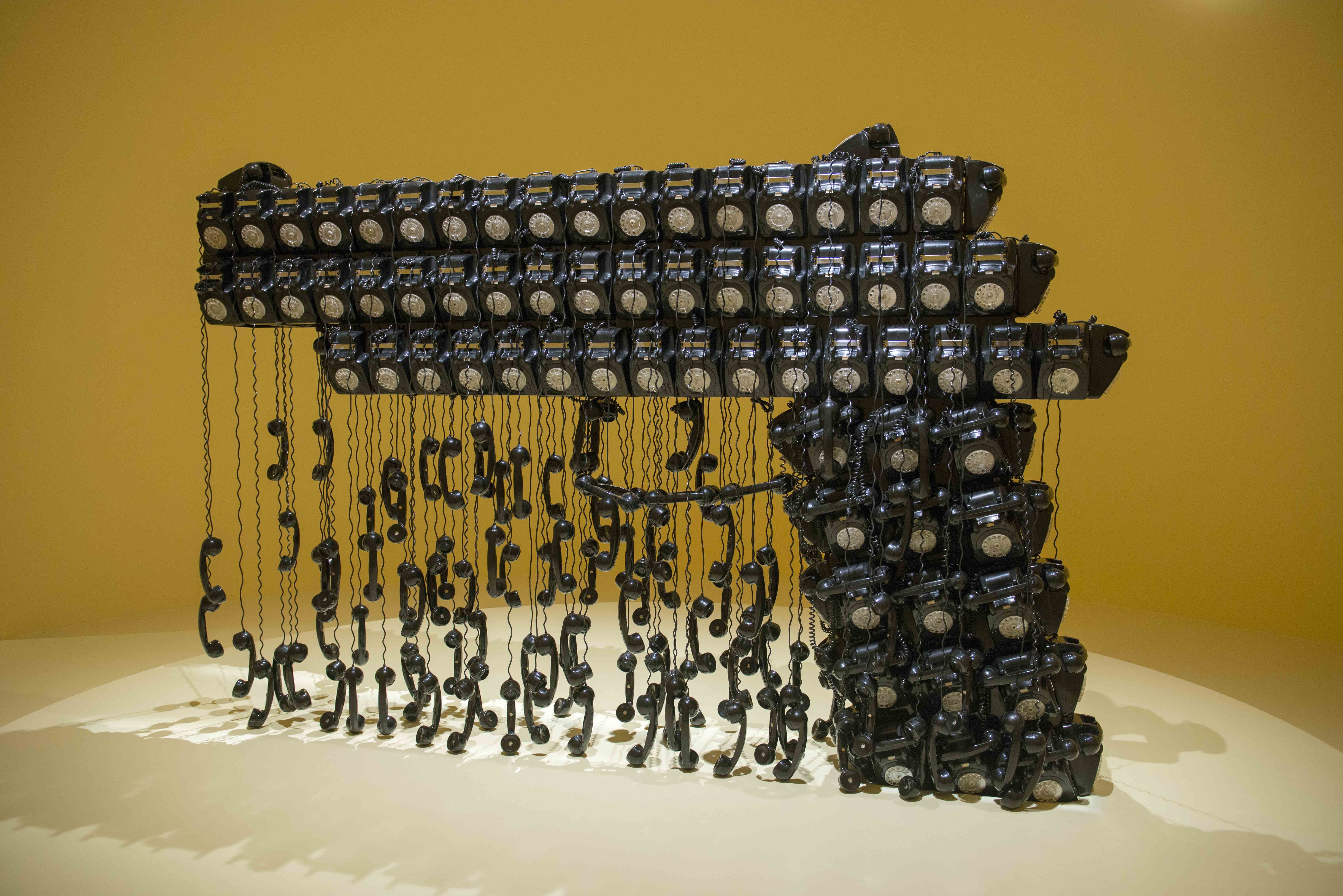 Call Center , 2014-2016, © Joana Vasconcelos, FMGB Guggenheim Bilbao Museoa. Photo: Erika Barahona 040.Galerias_Vasconcelos.jpg