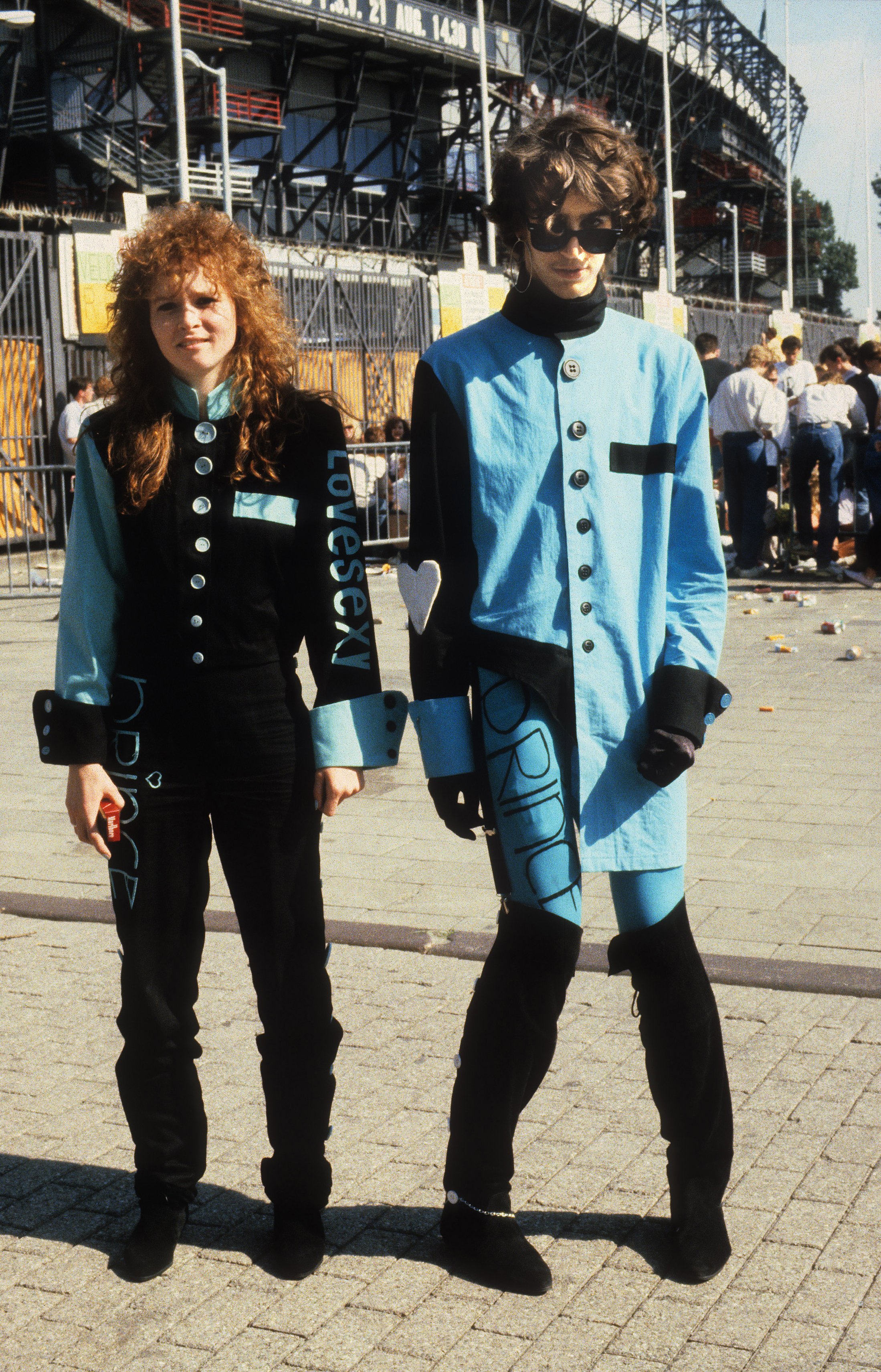 Prince fans bij De Kuip (1988) Foto: Rob Verhorst 1_Prince fans Kuip 17 8 1988 Foto Rob Verhorst 2.jpg