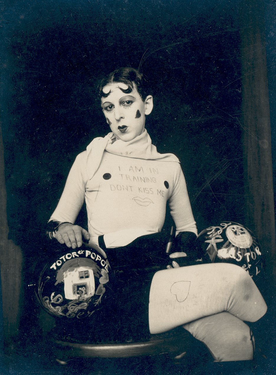 Claude Cahun en Marcel Moore. I am in training don't kiss me, 1927. Courtesy of the Jersey Heritage Collections. 2. Claude Cahun_Marcel Moore_I am in training don't kiss me,1927_LR.jpg