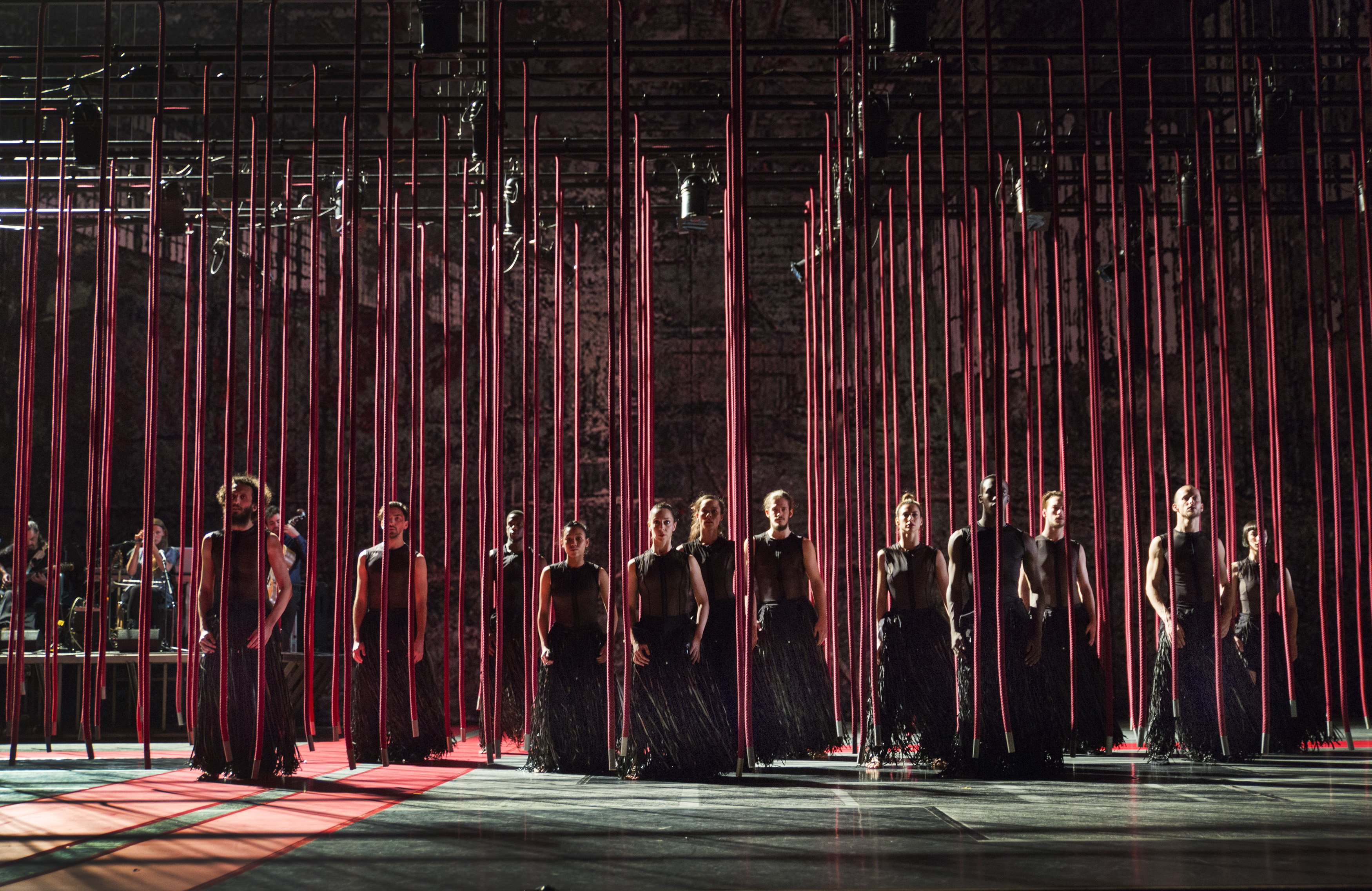 INSIDE OUT. Foto: Leo van Velzen ConnyJanssenDanst_INSIDEOUT_Foto_LeoVanVelzen_MGL7169.jpg