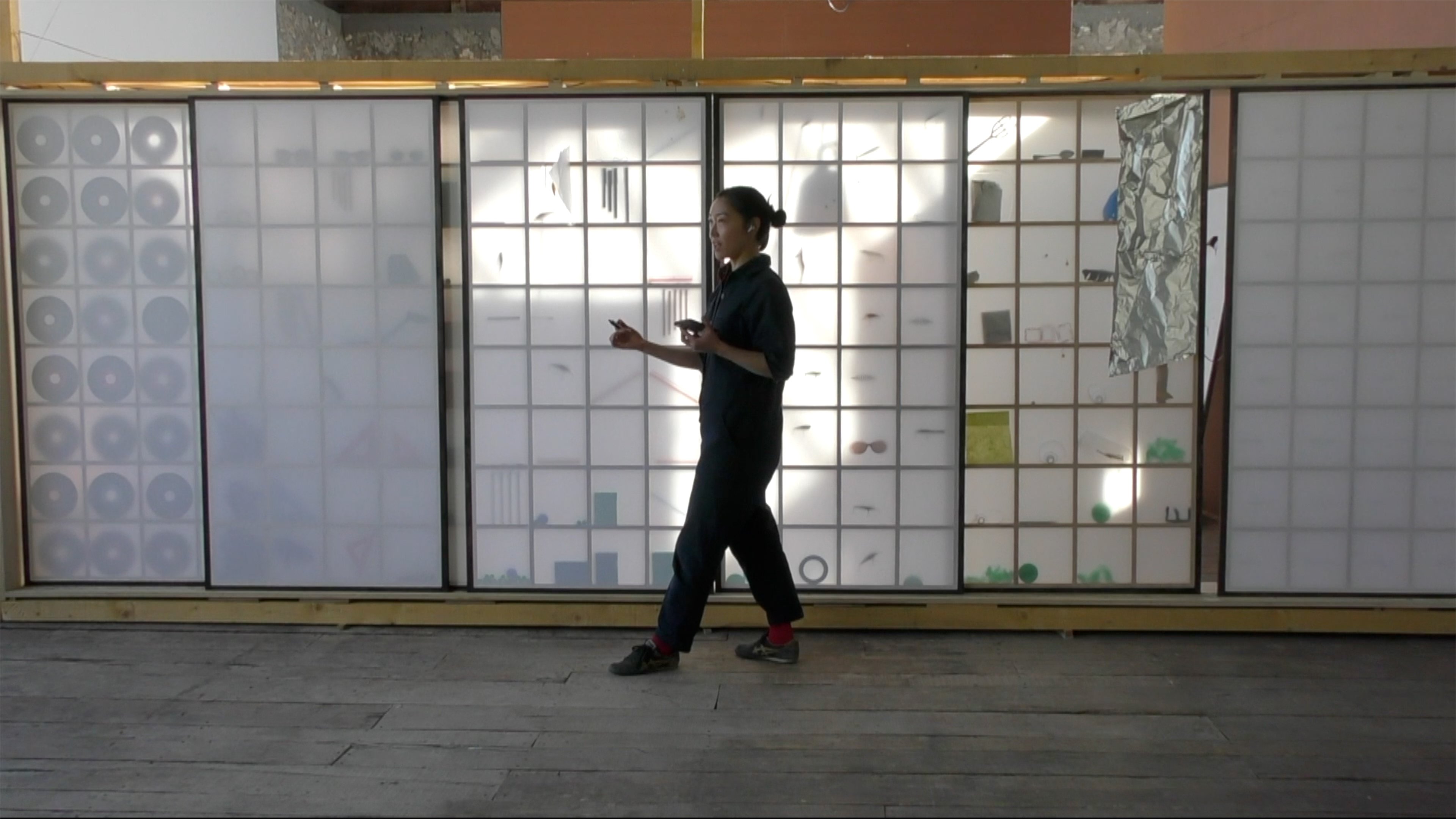 Aki Sasamoto, Atelier Calder, photo Guillaume Blanc AKI 3.jpg