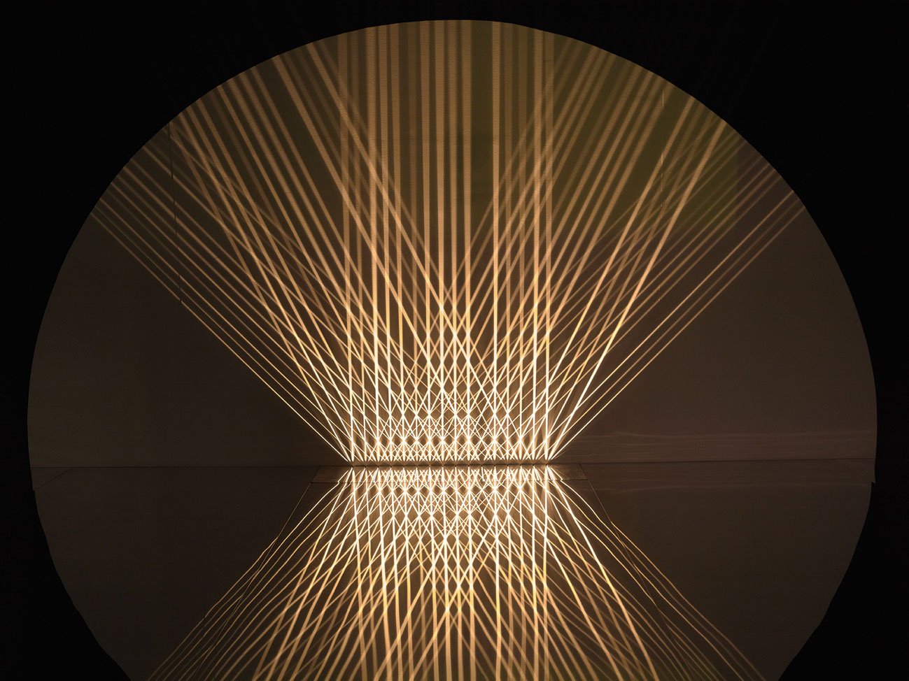 01. Julien Le Parc,Lumière alternée, 1966, lichtinstallatie, particuliere collectie.jpg