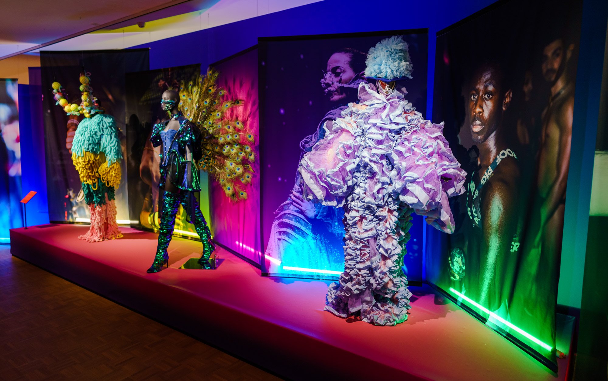 Tentoonstelling Deep in Vogue. Celebrating Ballroom Culture. Deep in Vogue Celebrating Ballroom Culture_Kunsthal Rotterdam_fotoMarcoDeSwart (1).JPG