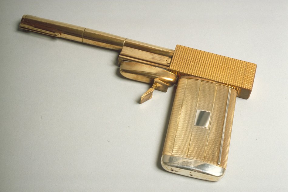 Scaramanga's Golden Gun. Copyright Notice - © 1974 Danjaq, LLC and United Artists Corporation. All rights reserved. GoldenGun_lowres3_zonderrand.jpg