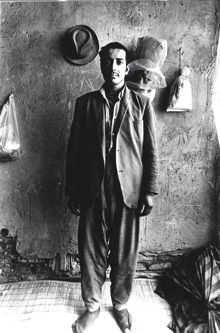3. Golestan - Zijn bezittingen, arbeider, Teheran, 1977 - LR.jpg