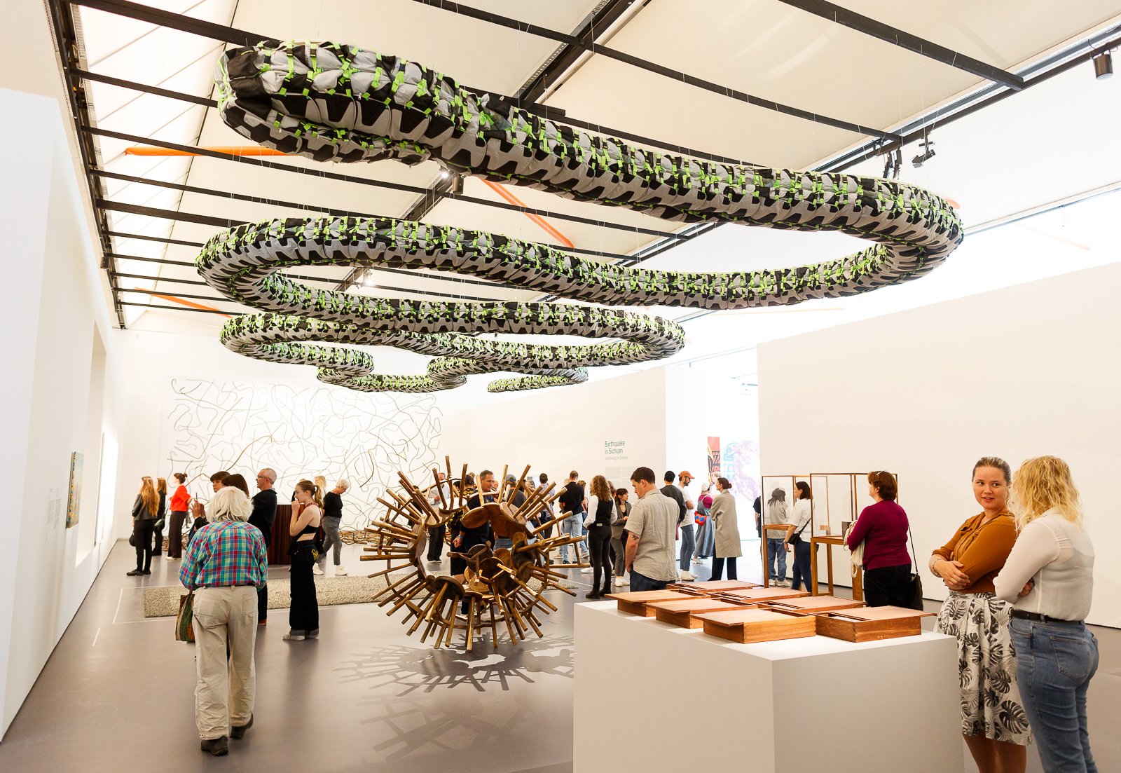 Bezoekers in de tentoonstelling Ai Weiwei. In Search of Humanity. Foto Fred Ernst. Ai Weiwei In Search of Humanity_Kunsthal_fotoFredErnst LR (6).jpg