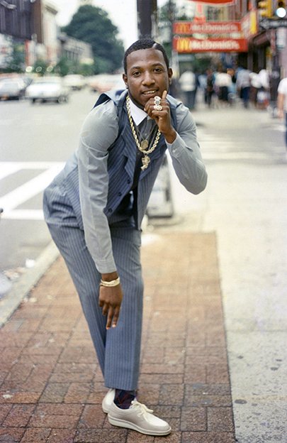 Jamel Shabazz, Rude Boy, Brooklyn, NYC, 1981 © foto Jamel Shabazz Jamel Shabazz_Rude Boy, Brooklyn, NYC 1981_Chromogenic print_Edition of 9 plus 2 AP_30 x 24 in. (76,2 x 60,9 cm)_LR.jpg