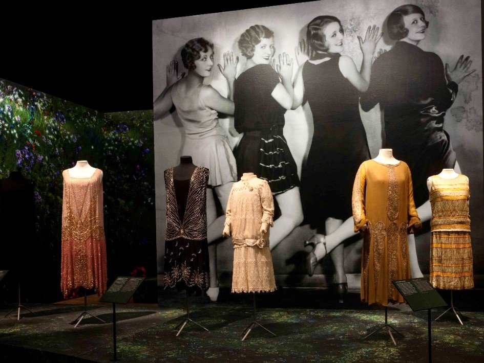 Flapper dresses in de tentoonstelling Youthquake afbeelding Youthquake.jpg
