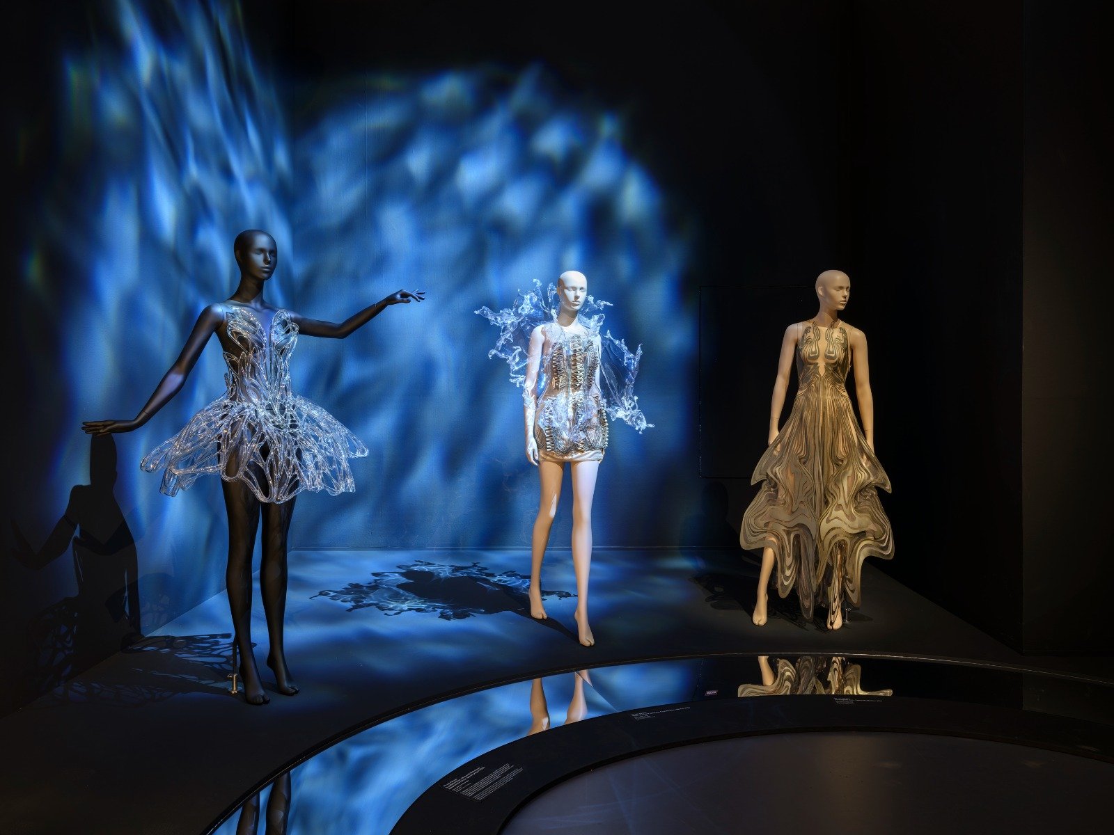 Iris van Herpen. Sculpting the Senses. Foto Ossip van Duivenbode 7f01a5ad-32d6-436a-9858-83942e01238a.jpg