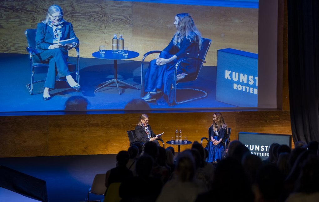 Bekijk hier de Artist Talk van Iris van Herpen