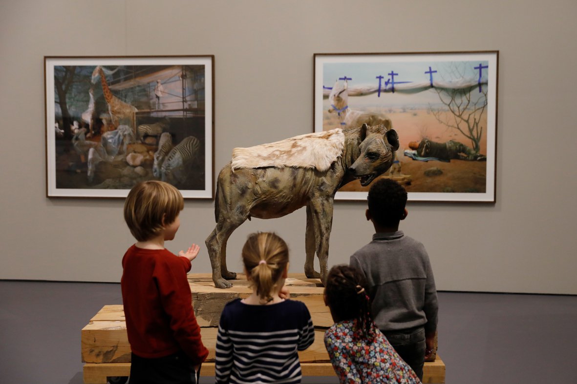 Kinderen in de tentoonstelling 'We Are Animals', foto Bas Czerwinski 210326-ANIMALS-LOWRES-067.JPG