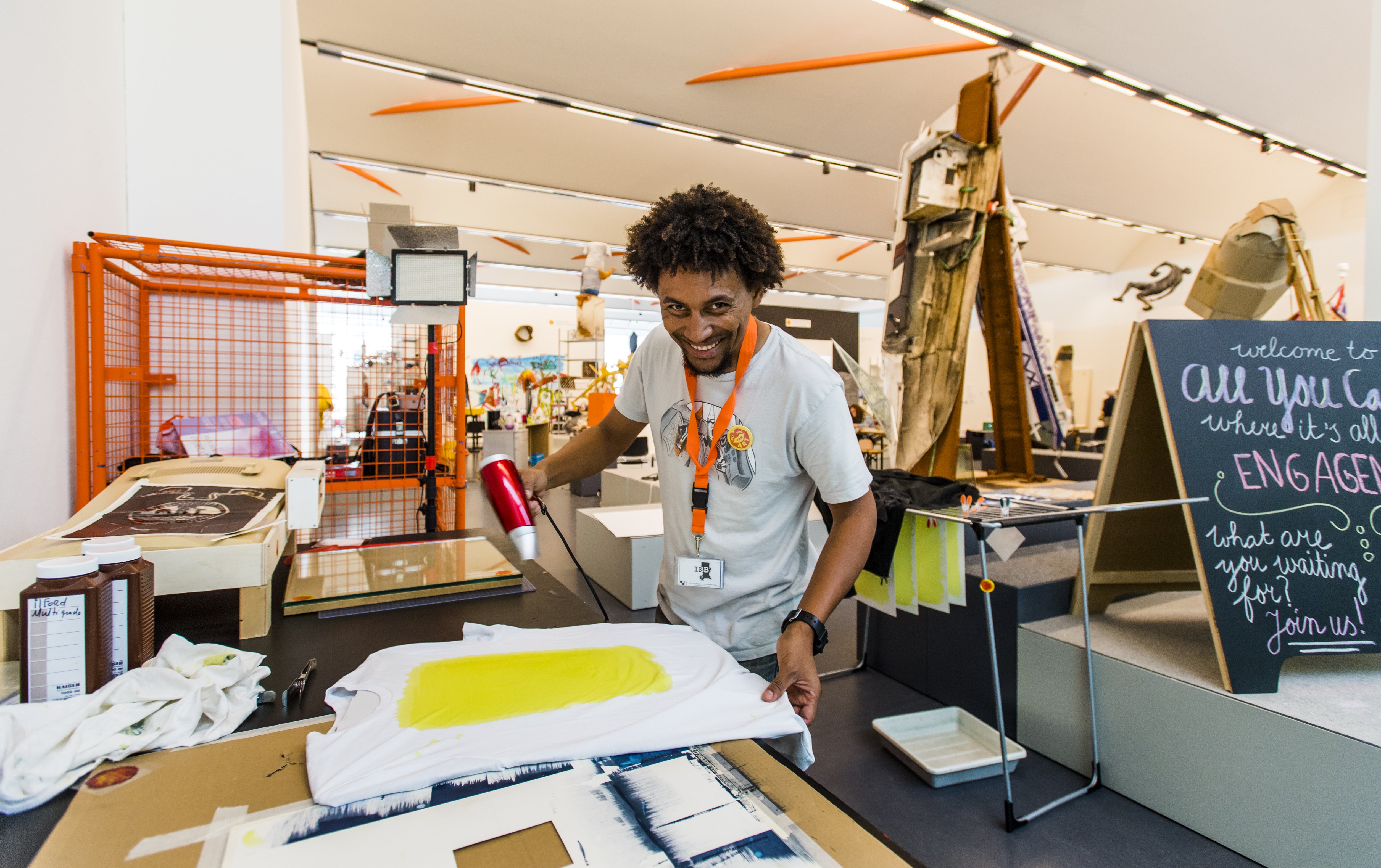 Omar aan het werk All You Can Art 2 juli 2017 high res 10.JPG