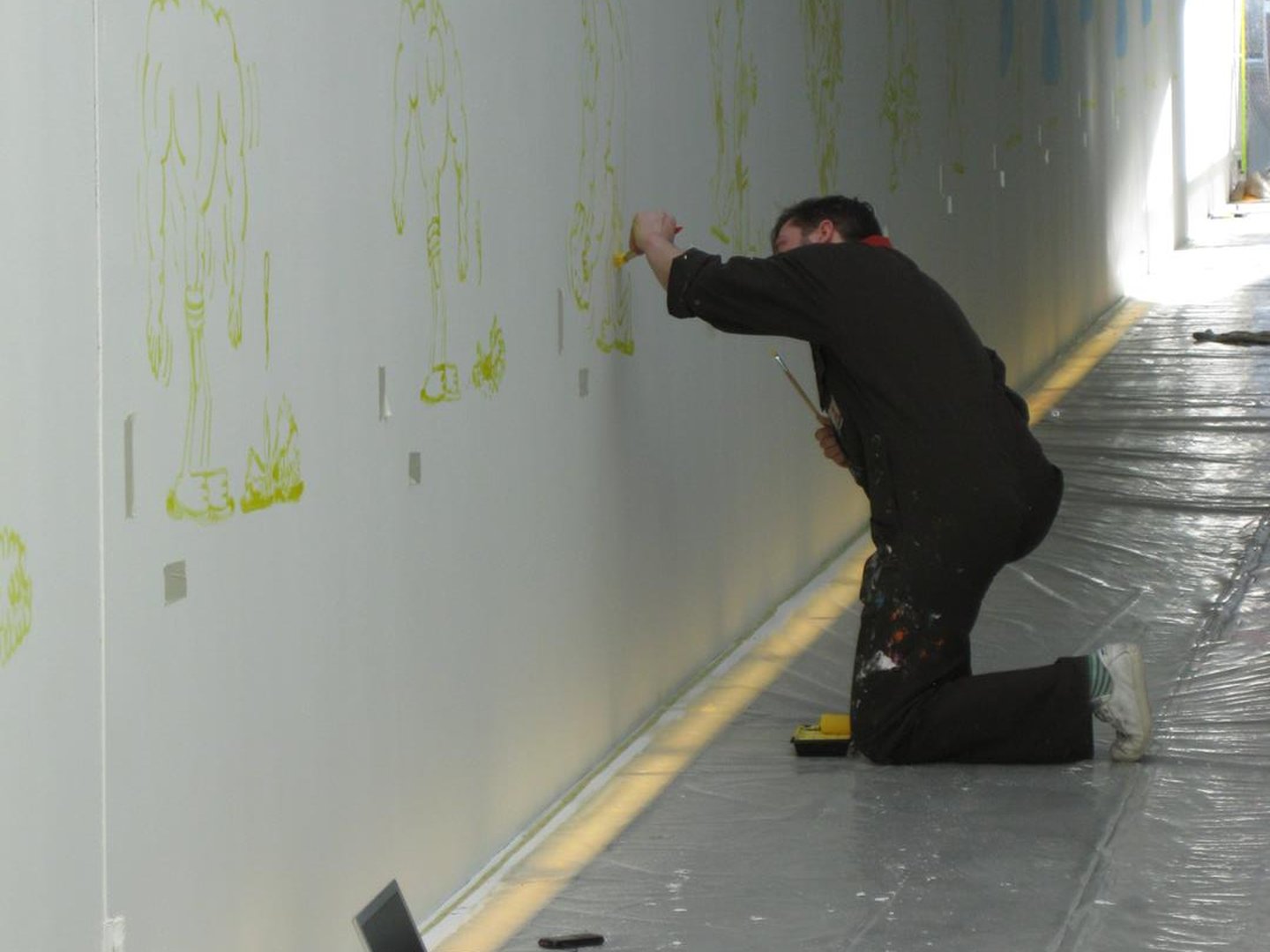 03_ Sam Peeters aan het werk in de Kunsthal.jpg
