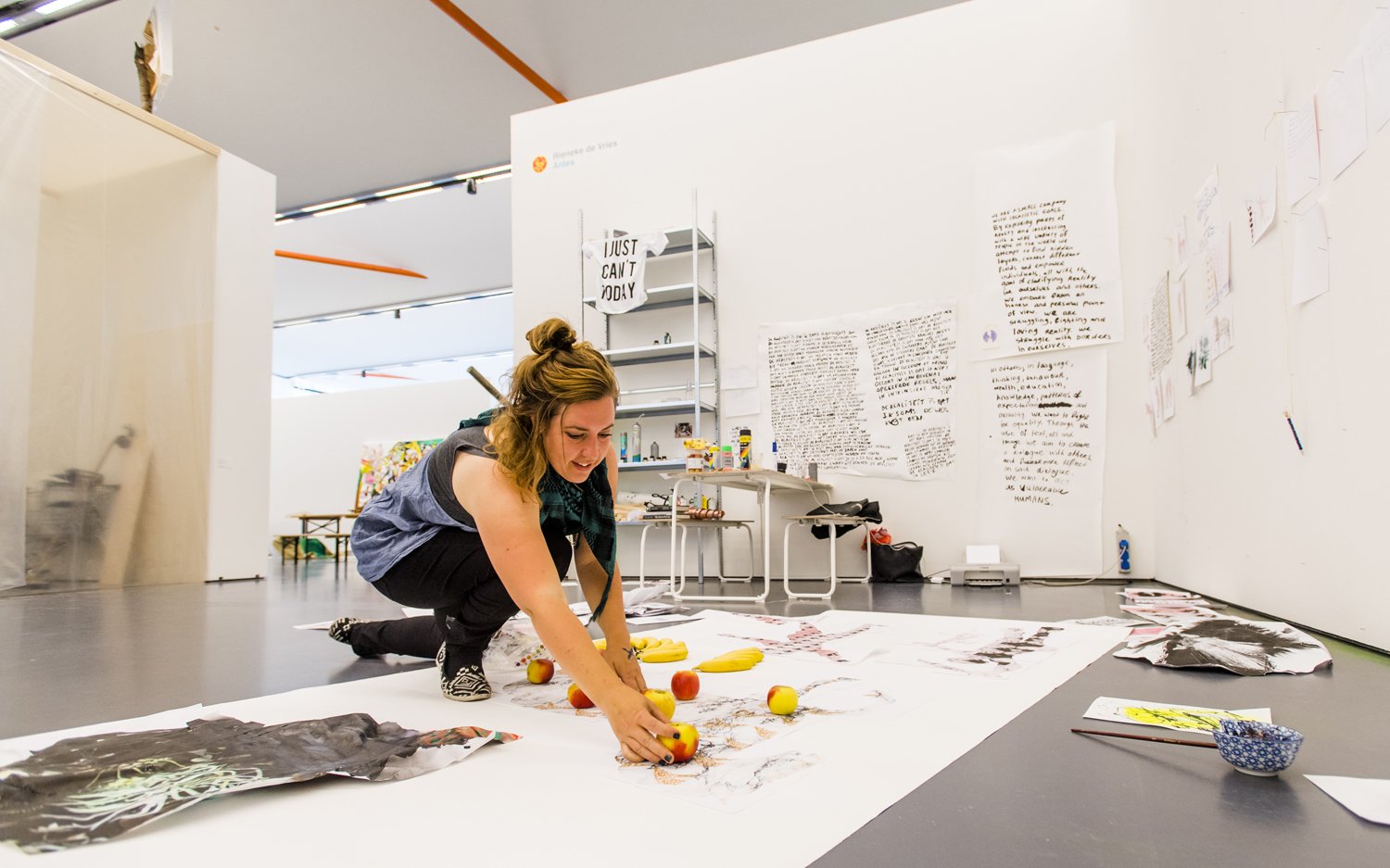 Rieneke de Vries in All you can Art 2 aan het werk All You Can Art 2 juli 2017 high res 12.jpg