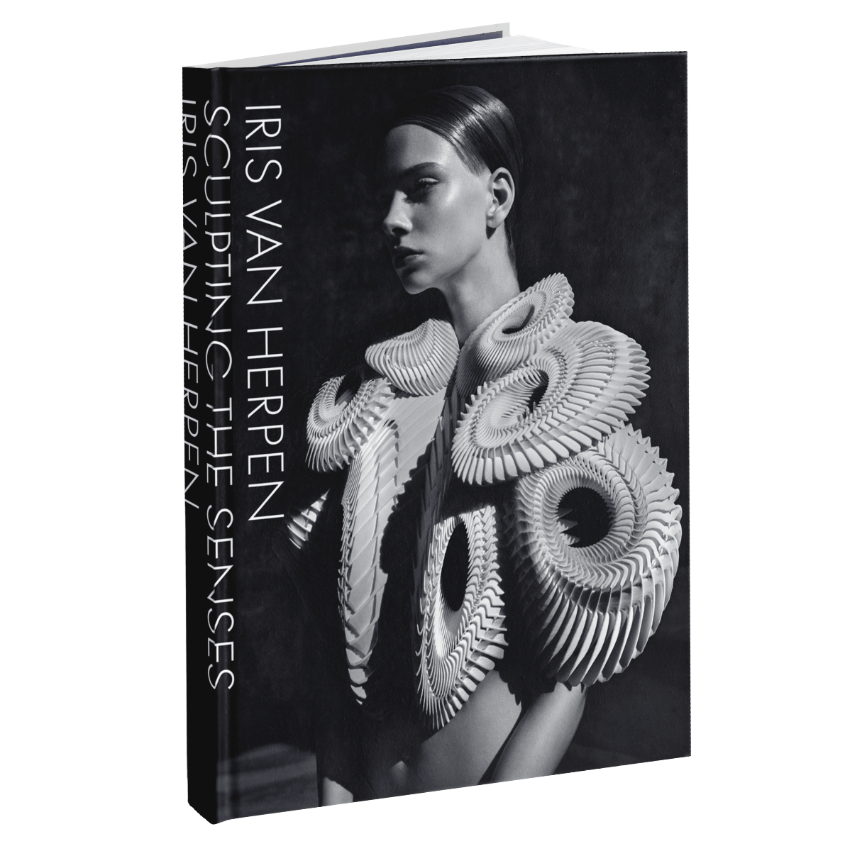 Catalogue Iris van Herpen: Sculpting the Senses Catalogus.png