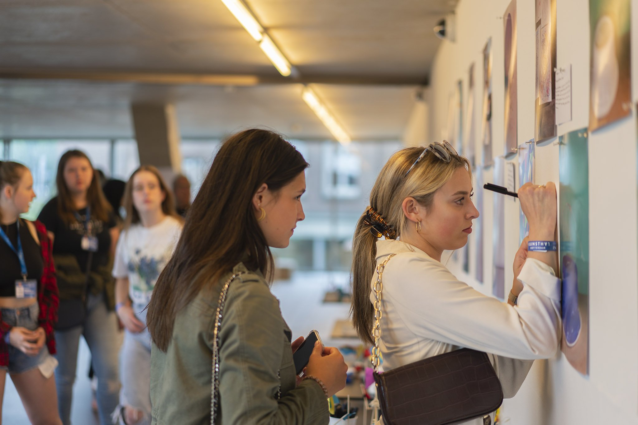 MBO Monday, 16 mei 2022, foto Mischa Mannot MBO Monday 16 mei 2022_Kunsthal_foto Mischa Mannot (20).jpg