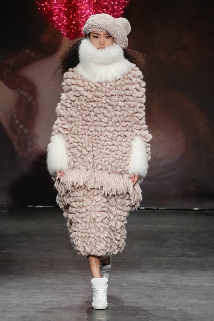 Hand Knit Loop (Christopher Dadey for SIBLING) Hand Knit Loop credit Christopher Dadey for SIBLING_LR.jpg
