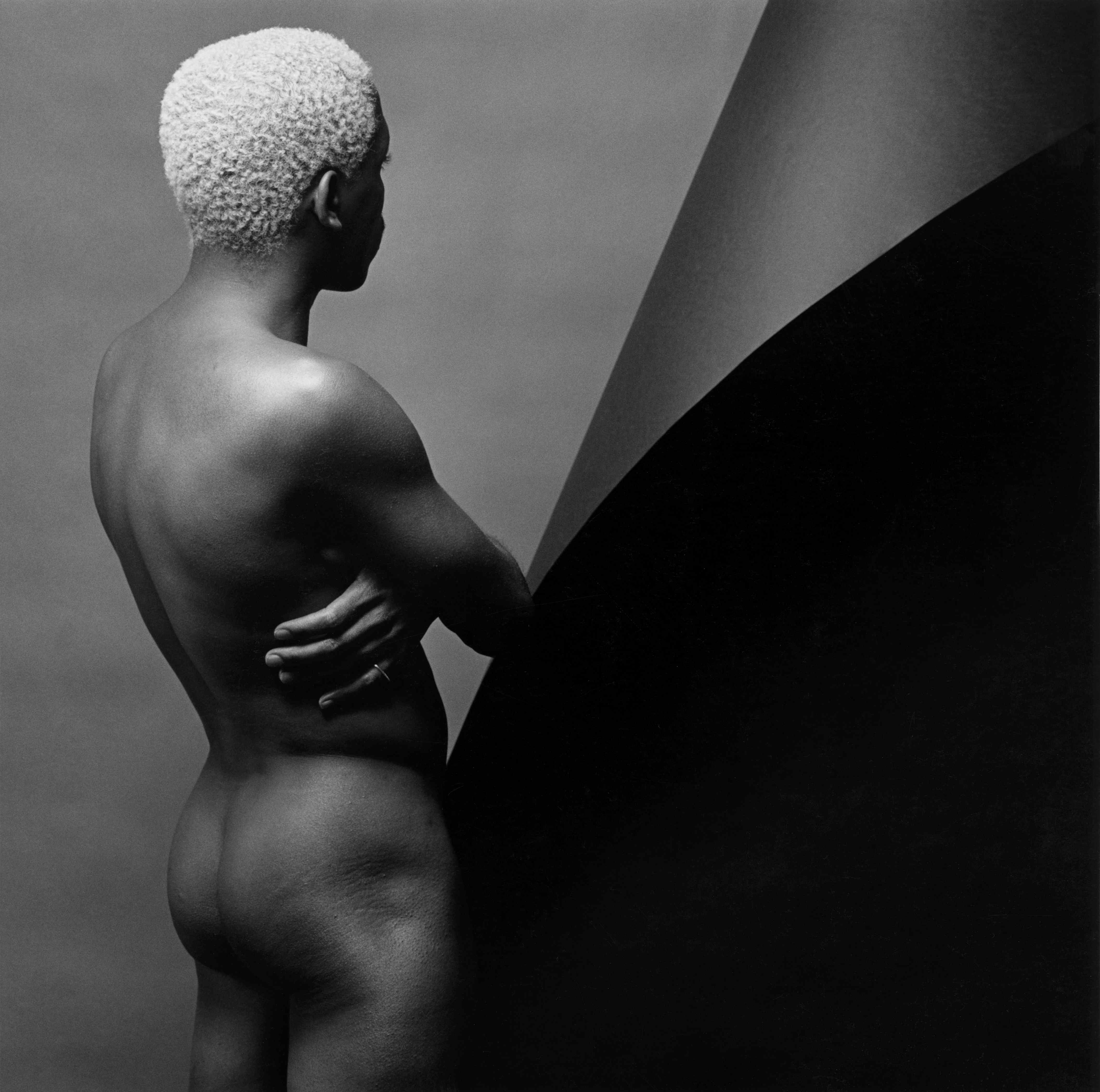 Robert Mapplethorpe - LeeLeigh (1980) ©The Robert Mapplethorpe Foundation LeeLeigh_1980_Robert Mapplethorpe Foundation.jpg