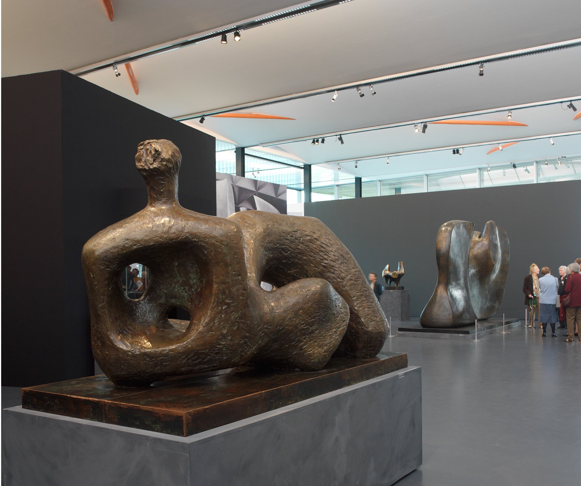 04 Zaaloverzicht Henry Moore - Foto John Stoel.jpg