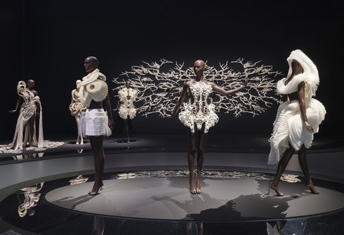 Tentoonstelling Iris van Herpen genomineerd