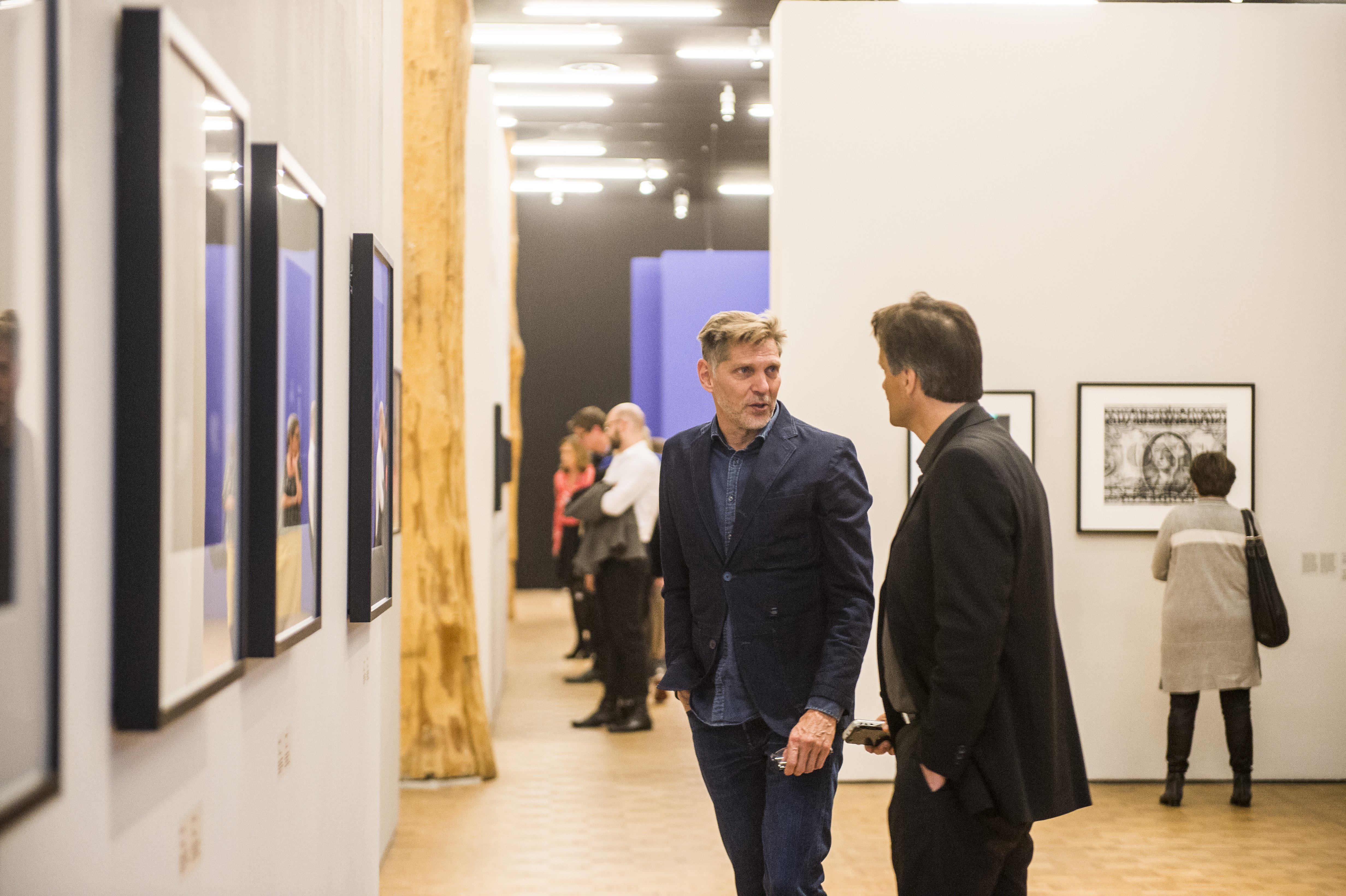 Erwin Olaf tijdens de opening 'Robert Mapplethorpe, een perfectionist' Opening Robert Mapplethorpe_Kunsthal Rotterdam 22 april 2017_ foto Desiree Schippers (12).jpg
