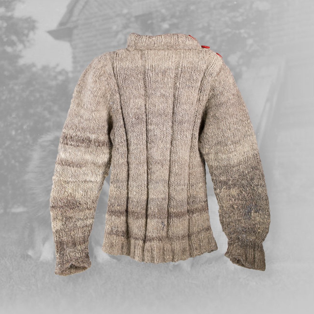 Truitje van hondenhaar, 1944-1945, Collectie Nationaal Bevrijdingsmuseum 03 - Truitje van hondenhaar © Collectie Nationaal Bevrijdingsmuseum 1944-1945.jpg
