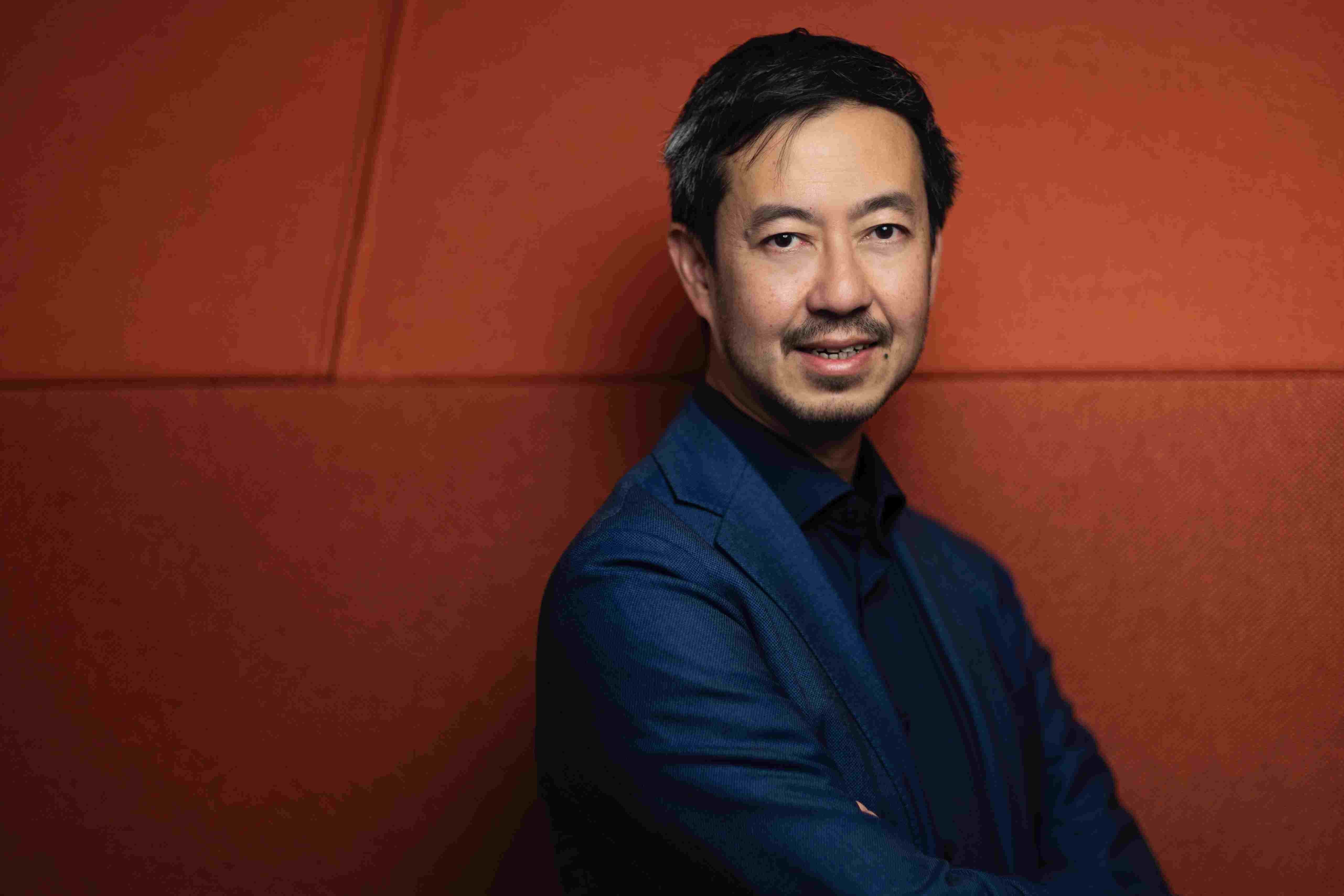 Portret Roger Tan LR.jpg