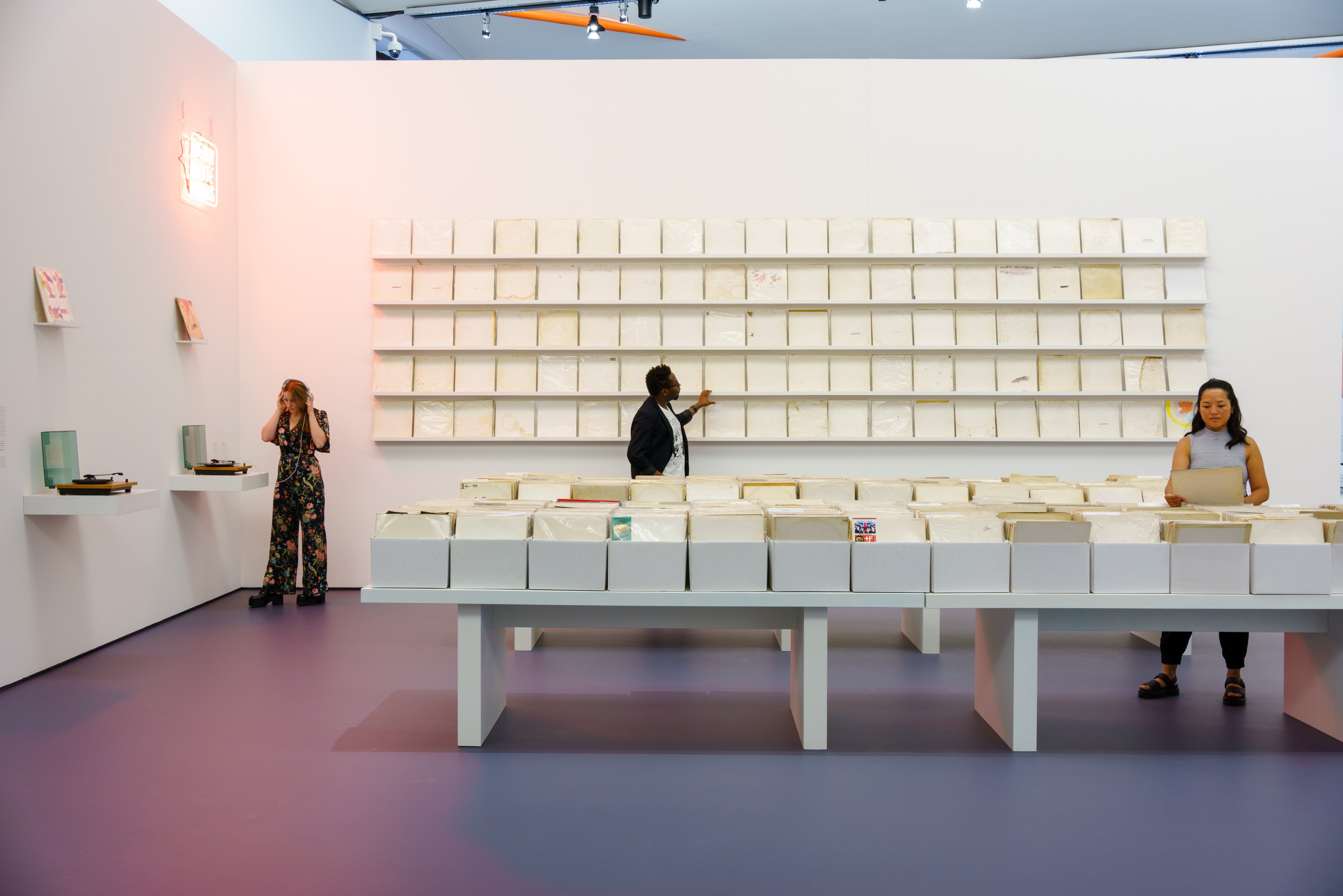 Rutherford Chang, We Buy White Albums, 2013-2019, photo Marco De Swart _DSC5533.jpg