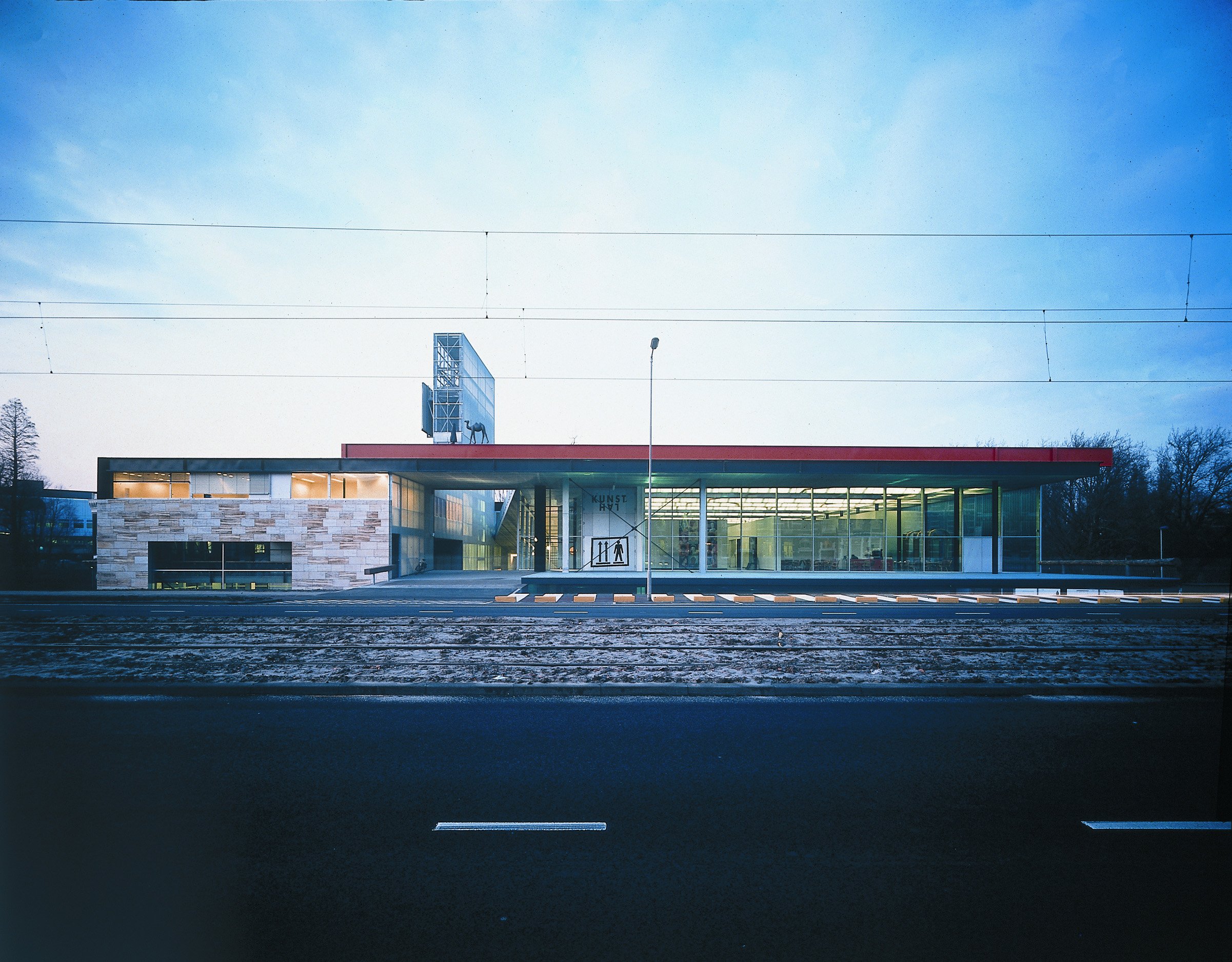 017 oude Kunsthal Rotterdam, zijde Westzeedijk.jpg