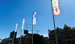 We hangen de vlag uit!