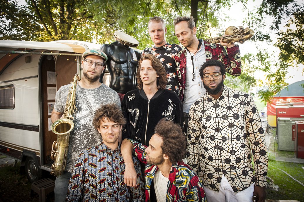 KOFFIE koffie_band_breed_LR.jpg