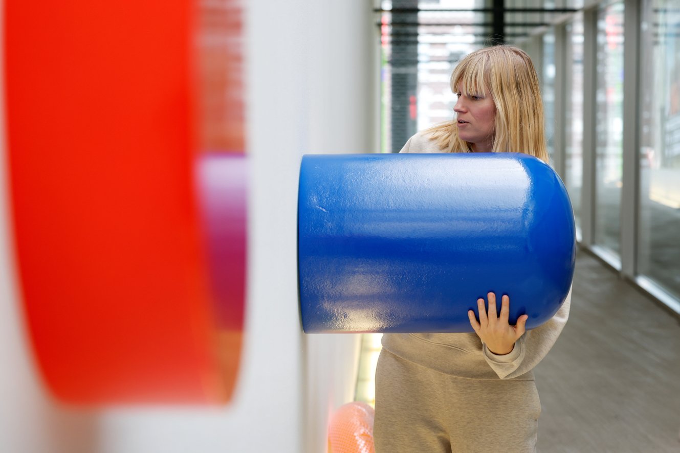 Cindy Bakker at work at Kunsthal Rotterdam photo, Bas Czerwinski PLAY foto, Bas Czerwinski (3).JPG