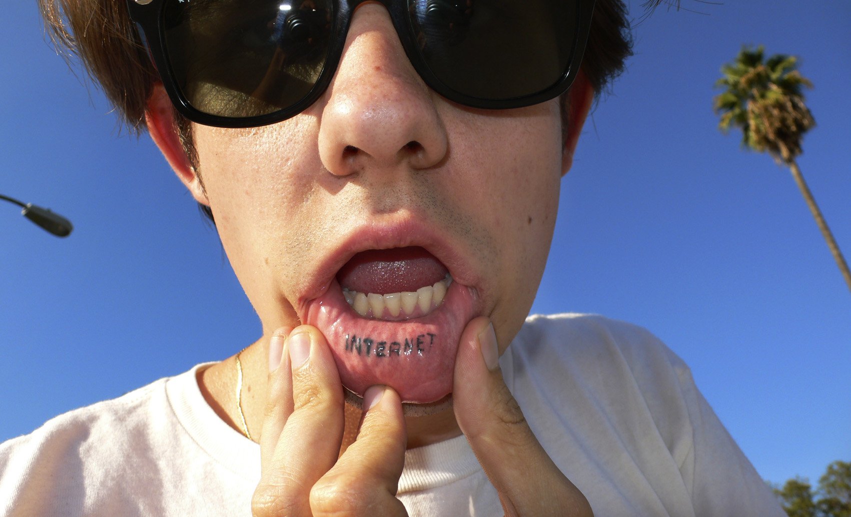Rafaël Rozendaal, Self portrait on Sunset Boulevard, 2007 02-Rafael Rozendaal, Self-portrait with tattoo,2006.jpg
